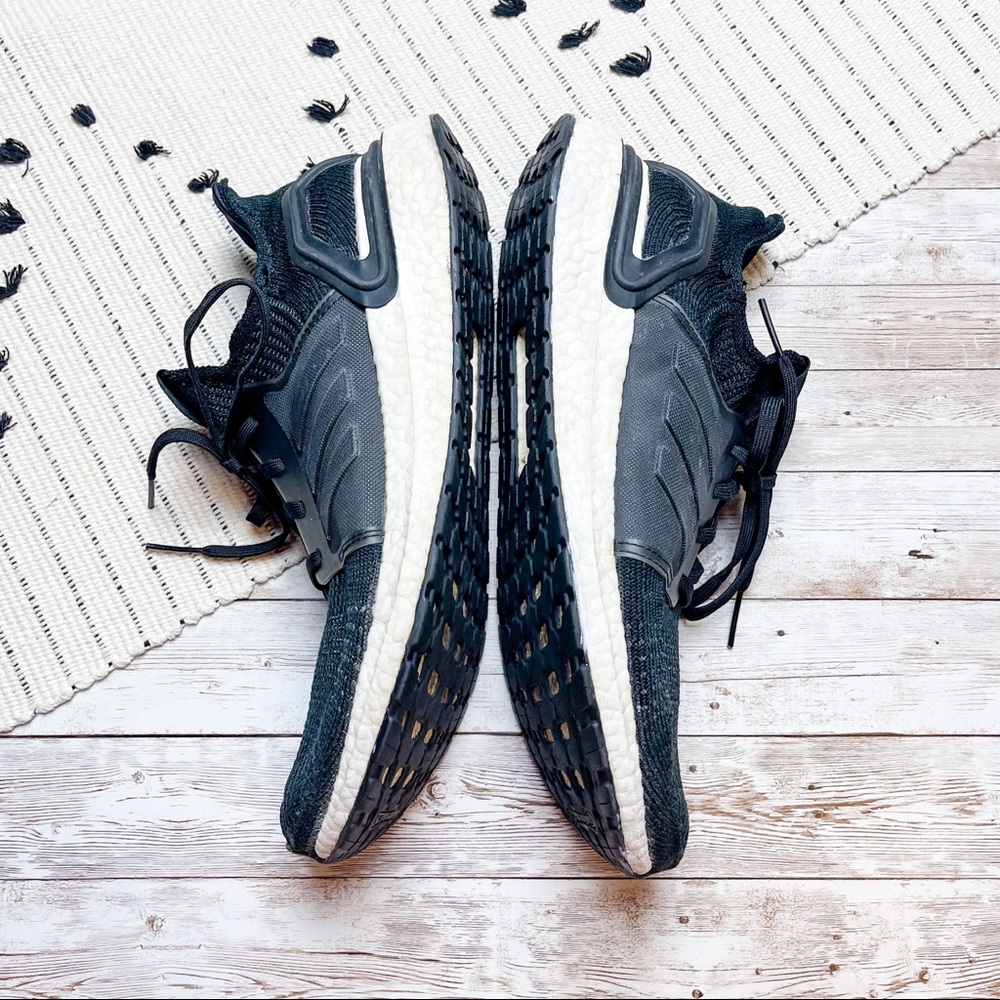Adidas Ultraboost 4.0 DNA Sneakers Shoes Core Black Size 11.5 Mens - Picture 4 of 8